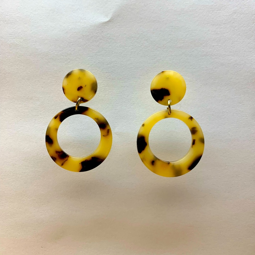 Gorgeous earrings 💛